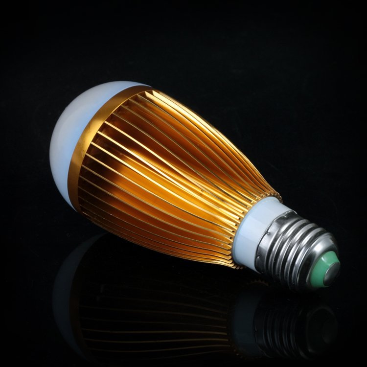 5pcs/lots led lamp bulb e27 7w 220v/110v 630lm warm white/white golden shell lamps for home