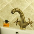 classic antique brass bathroom faucet basin sink spray dual handle mixer tap basin faucets wash basin tap zly-6653